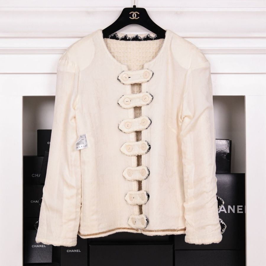 Chanel 15年萨尔茨堡系列秀款白色双排狮头扣四口袋外套FR42 25/11-5
