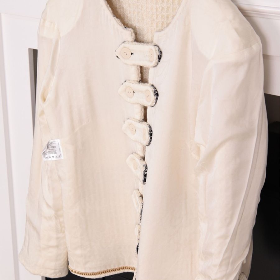 Chanel 15年萨尔茨堡系列秀款白色双排狮头扣四口袋外套FR42 25/11-10