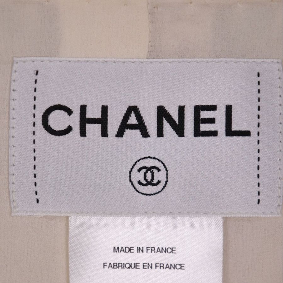 Chanel 15年萨尔茨堡系列秀款白色双排狮头扣四口袋外套FR42 25/11-16