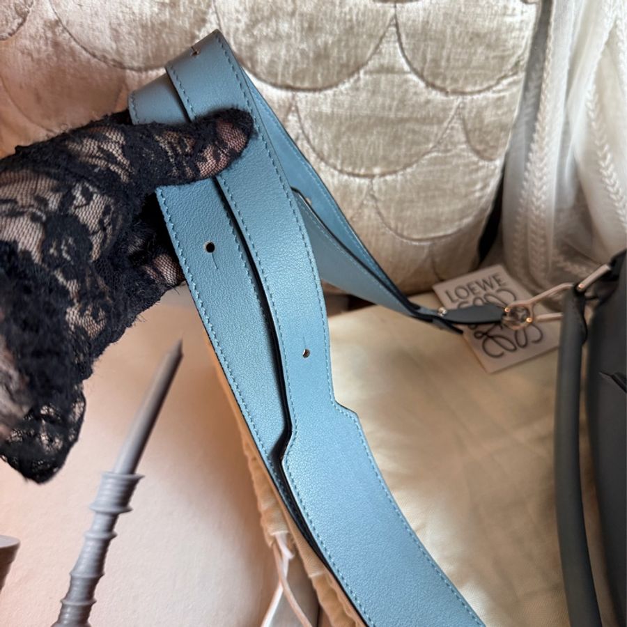 羅意威 霧霾藍 幾何包 小號。loewe puzzle bag small size blue 斜挎包 手提包 斜背包-32
