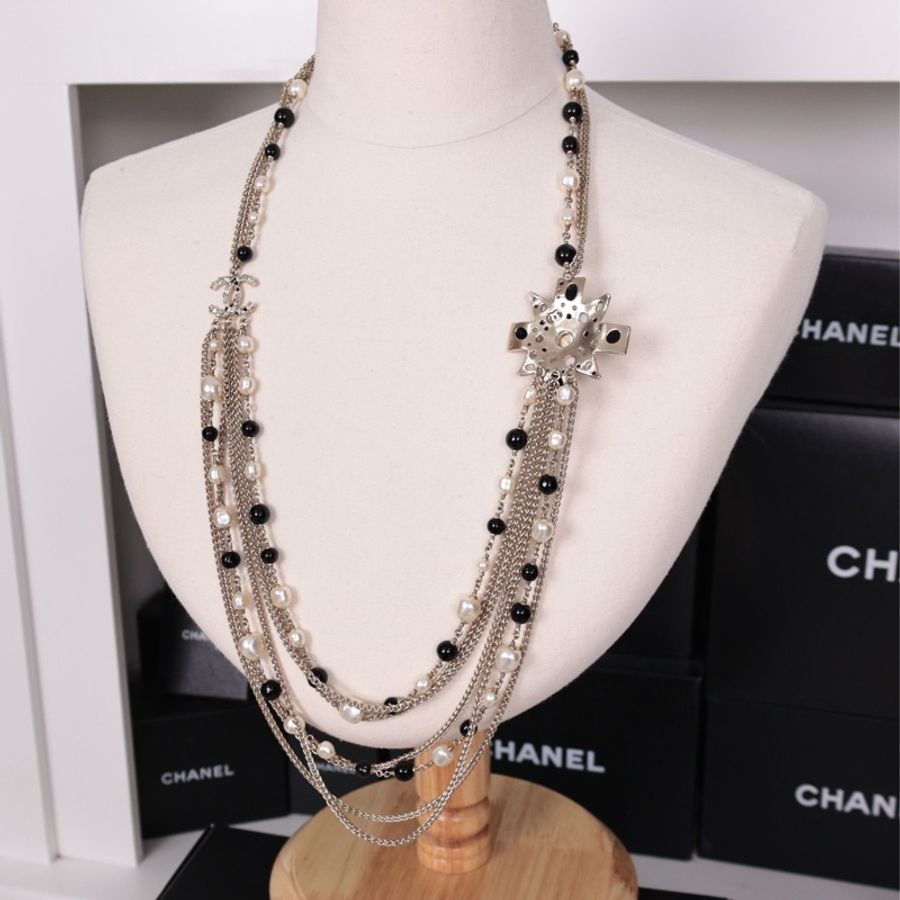 Chanel 11年黑白珍珠琉璃多层长项链毛衣链-3