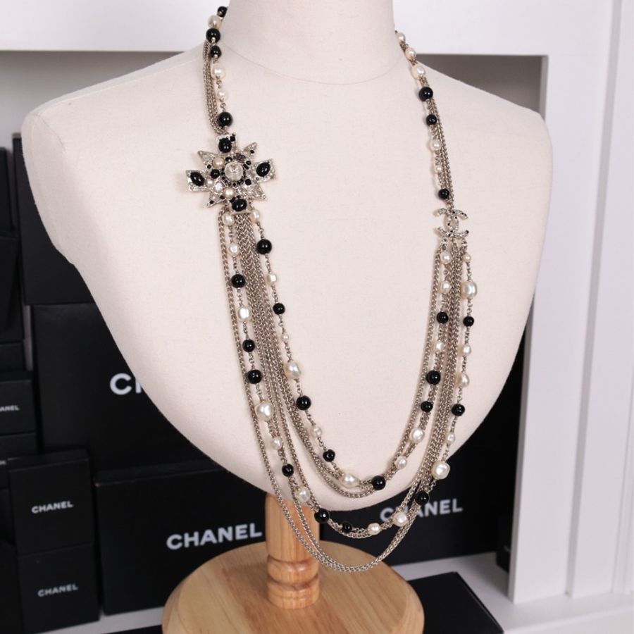 Chanel 11年黑白珍珠琉璃多层长项链毛衣链-5