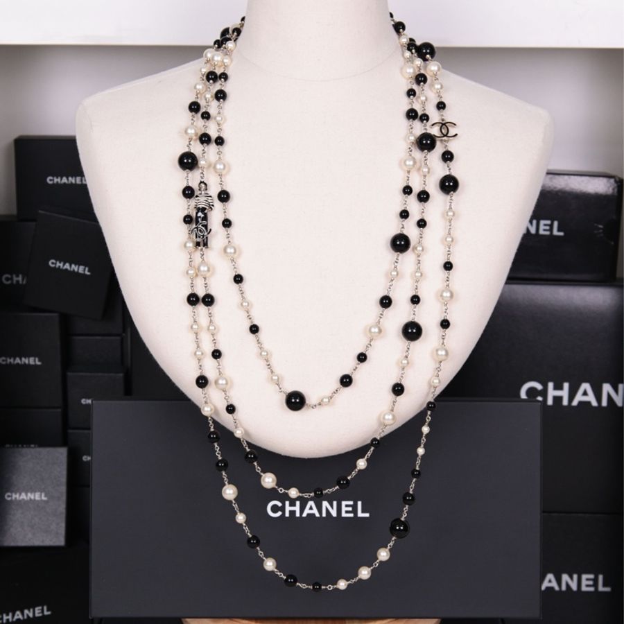 Chanel 11年黑白珍珠珐琅coco小姐人像三层长项链毛衣链-0