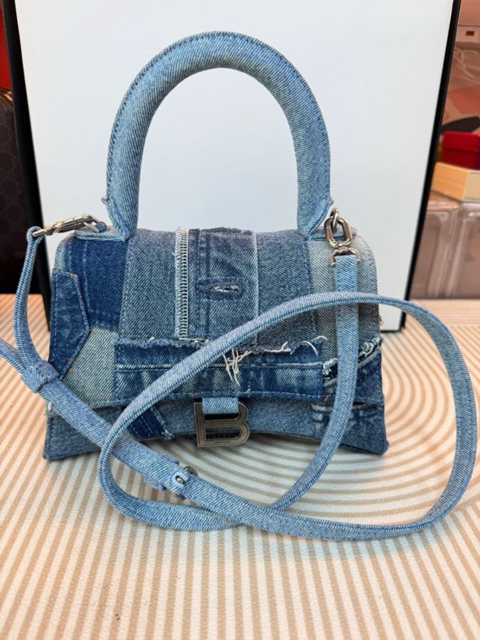 Balenciaga巴黎世家 Hourglass沙漏包S號牛仔藍限量款有肩帶-1