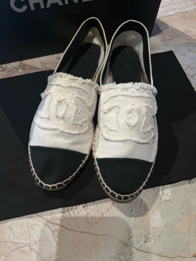 Chanel香奈兒雙C漁夫鞋 白色35碼-2