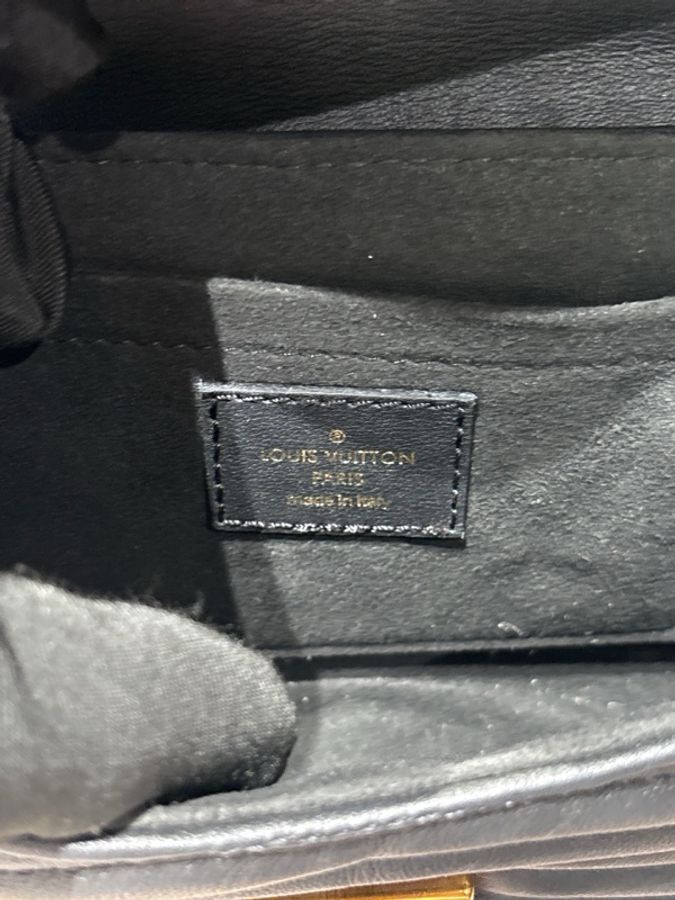 Louis Vuitton 路易威登 黑色斜挎包  有彩色字母手提-18