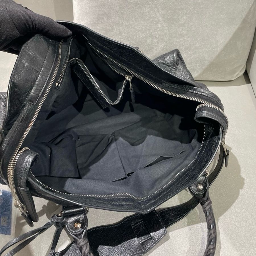 Balenciaga巴黎世家 黑色油蠟皮銀釘黑銀中號機車包手提包斜挎包單肩包-6