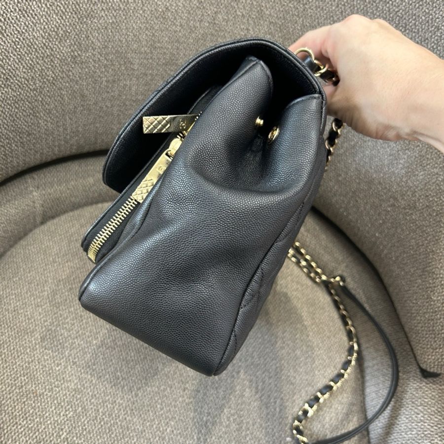 Chanel 香奈兒 黑色荔枝紋牛皮郵差包手提包斜挎包 金扣-2