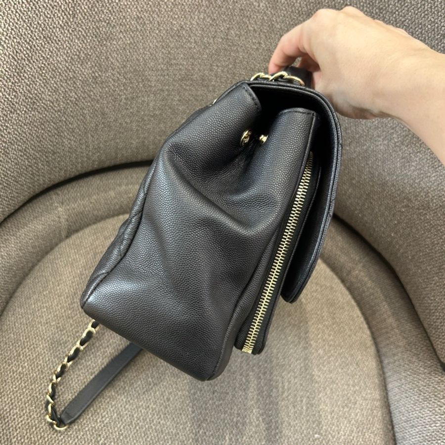 Chanel 香奈兒 黑色荔枝紋牛皮郵差包手提包斜挎包 金扣-3