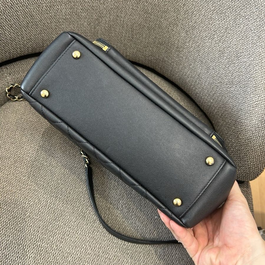 Chanel 香奈兒 黑色荔枝紋牛皮郵差包手提包斜挎包 金扣-4