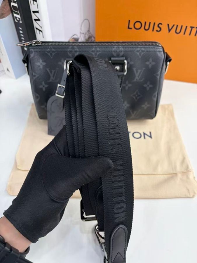 99新 路易威登/Louis Vuitton  黑武士keepall25  芯片款 底長25cm-4