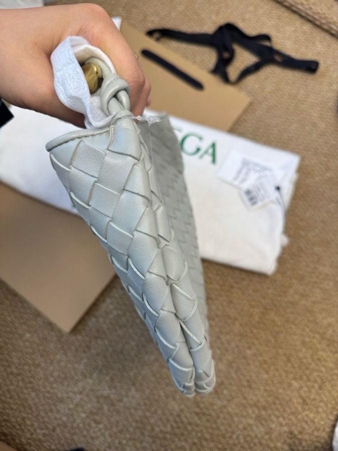 閒置新未使用 bv 葆蝶家女士淺灰色編織沙丁魚手拎包-3