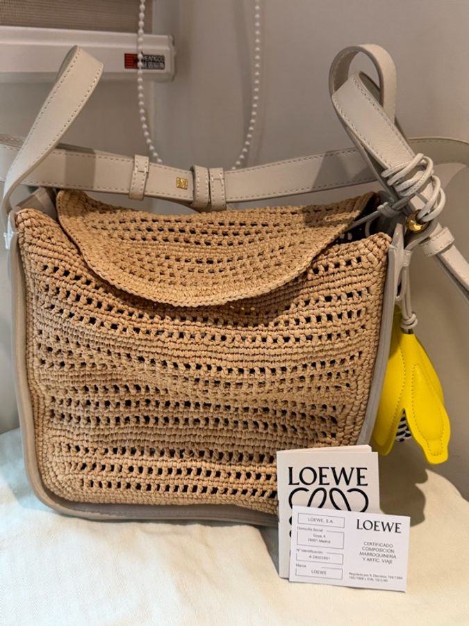 LOEWE Paula’s Ibiza 拉菲草編肩背包  🤍 近全新｜附件完整｜春夏最受歡迎系列-11