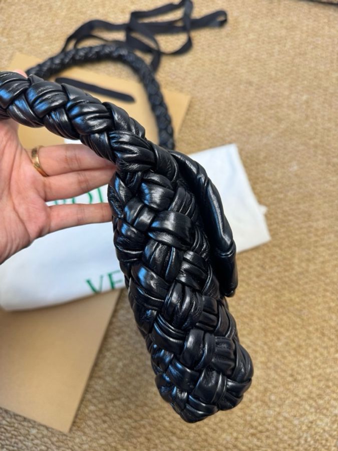 閒置新未使用 Bottega Veneta Kalimero Citta 黑色小號打結包-3