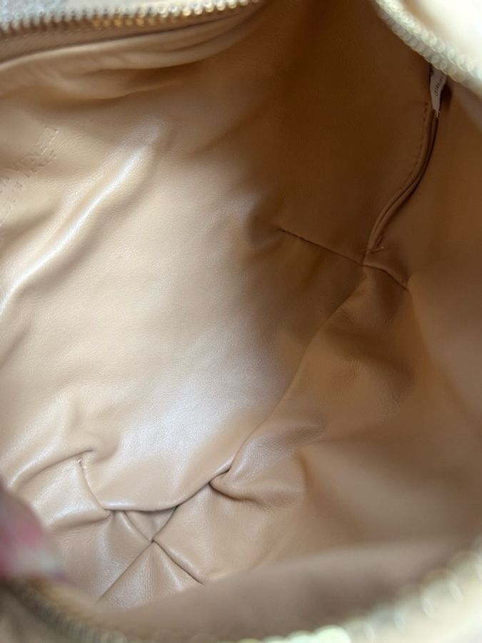 99新葆蝶家BV女士奶茶色編織mini Jodie 手拎包-7