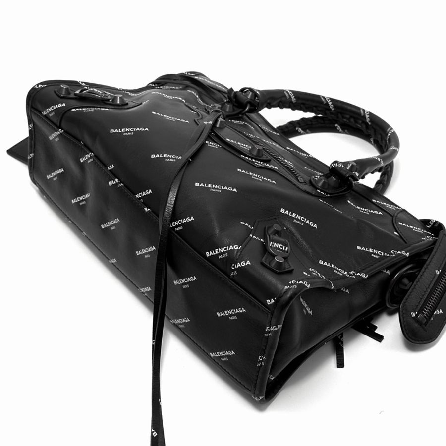 【威選精品】🖤 BALENCIAGA 黑色滿印Logo小號機車包-4