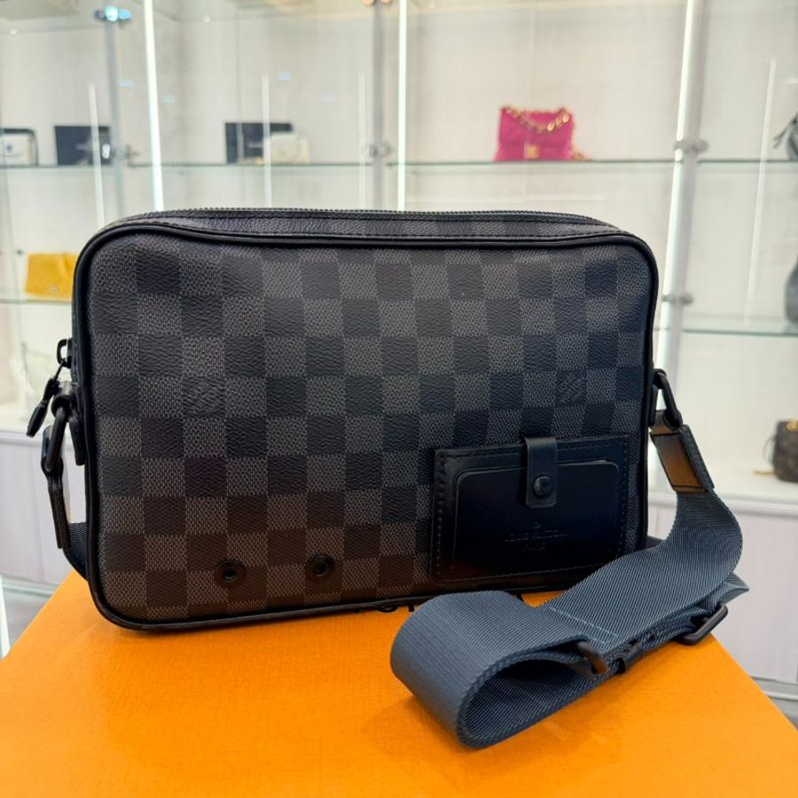 *SHIHNA名牌精品* LV N40188 Alpha 黑棋盤格郵差包-0