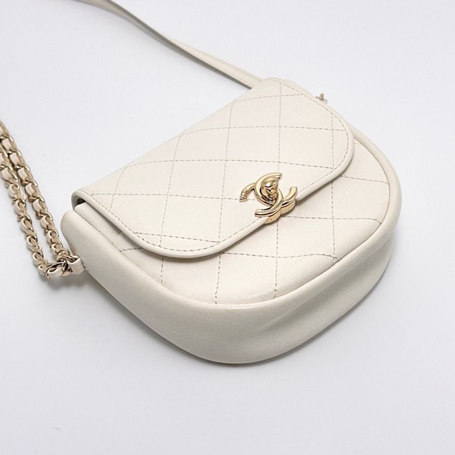 【威選精品】🤍 CHANEL 白色金扣馬鞍鏈條包-3