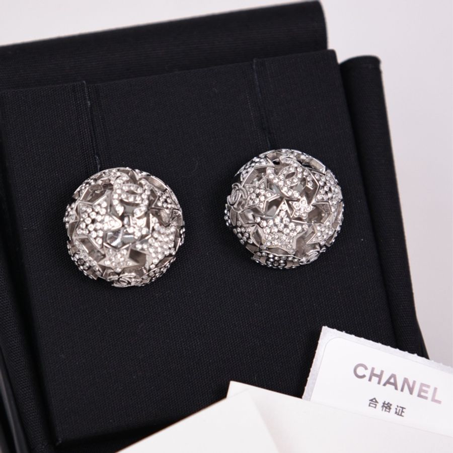 Chanel 25A银色圆球形五角星镂空cc满钻耳钉-10