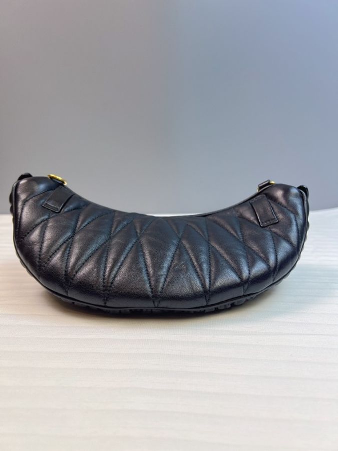 95新 miumiu繆繆黑金腰包底長24cm-3