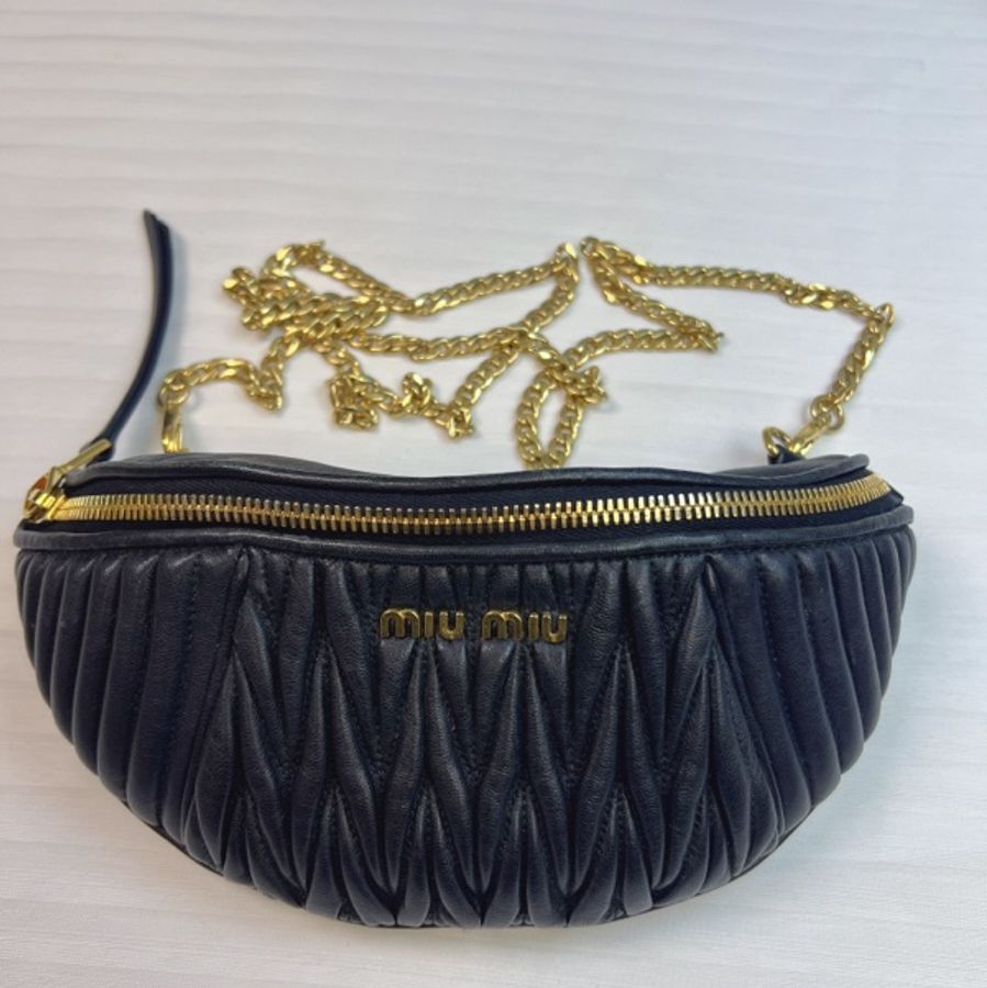 95新 miumiu繆繆黑金腰包底長24cm-5