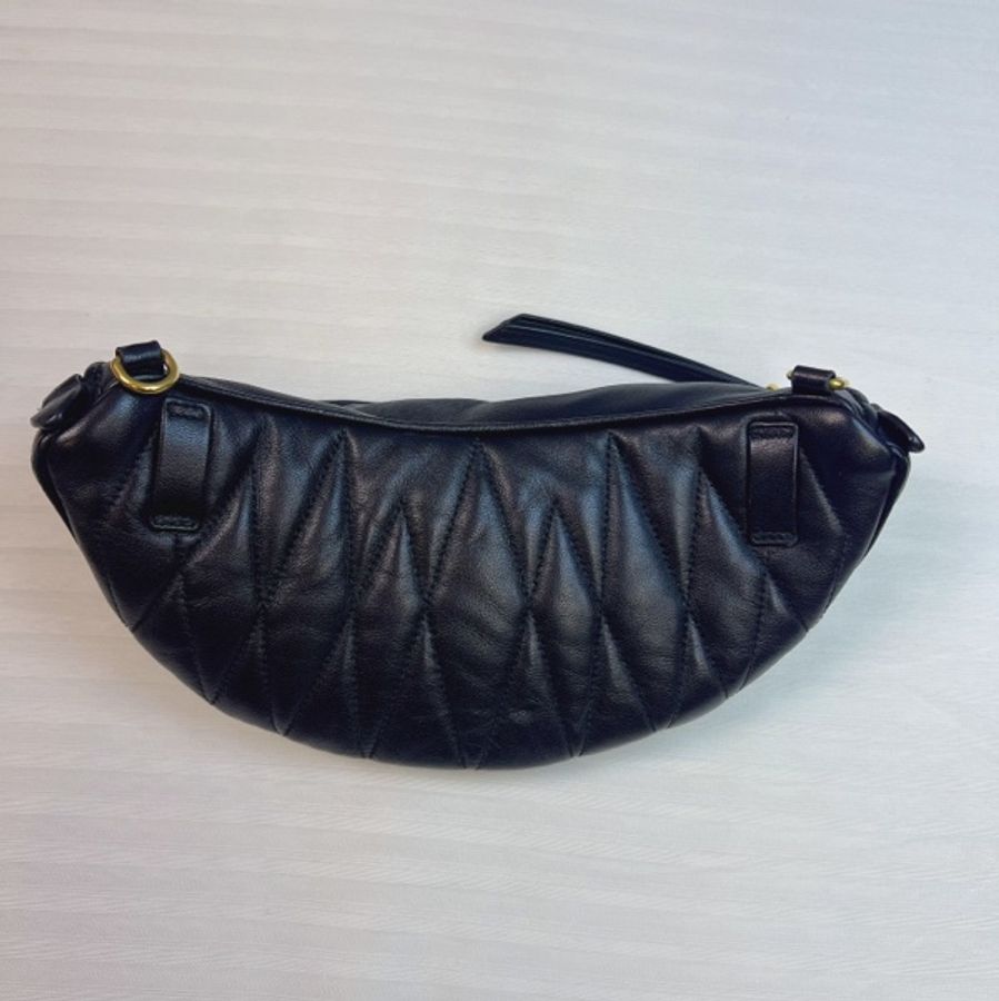 95新 miumiu繆繆黑金腰包底長24cm-6