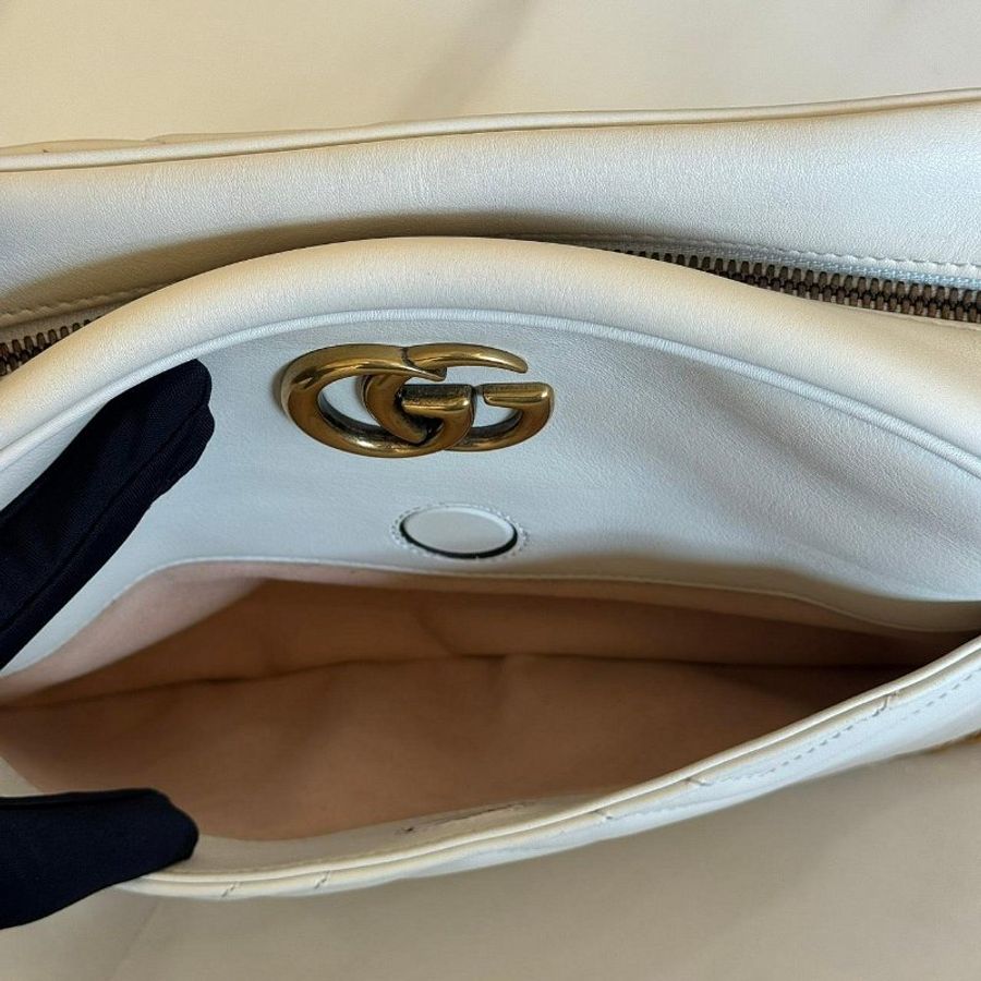 *SHIHNA名牌精品* Gucci Marmont 白色馬夢相機包-2