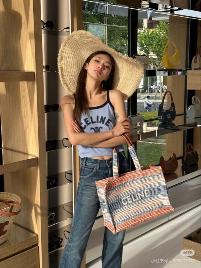 【威選精品】🌊 CELINE 彩條布沙灘托特包-1