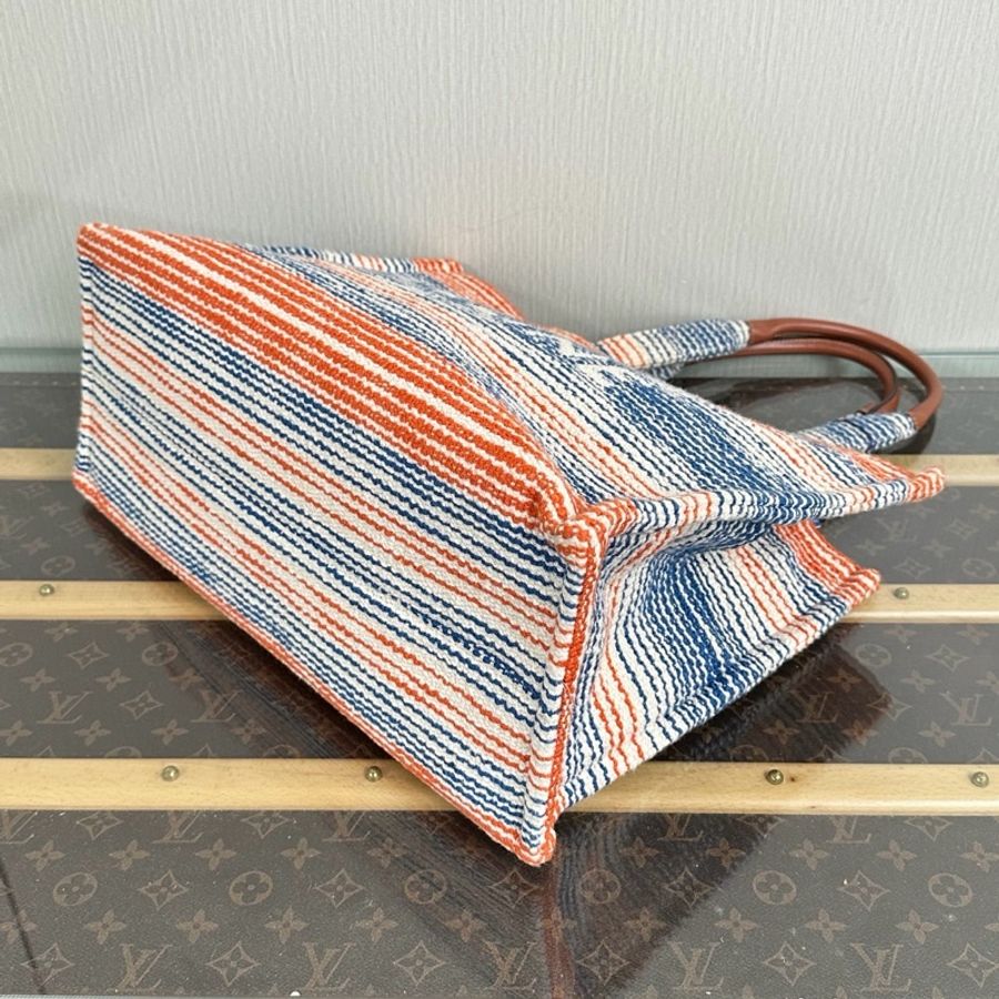 【威選精品】🌊 CELINE 彩條布沙灘托特包-4