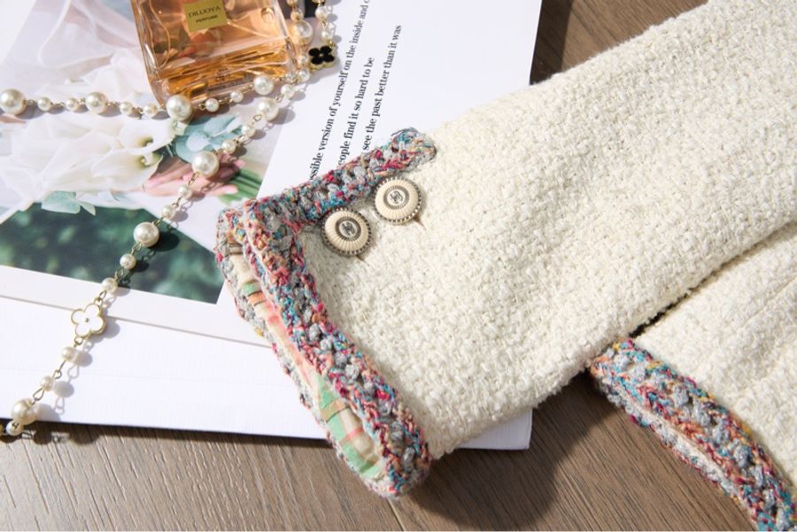 Chanel米白彩邊Tweed外套-3