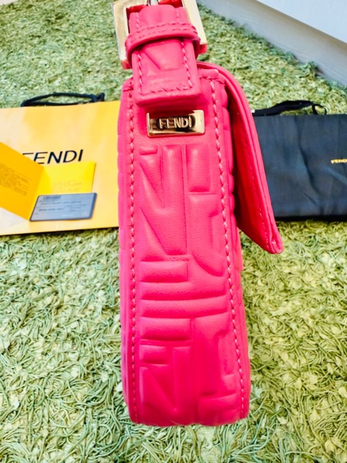 FENDI 粉紅 LOGO 壓花NAPA皮革法棍包（紙袋、防塵套、卡）絕版珍藏、看圖看內文-2