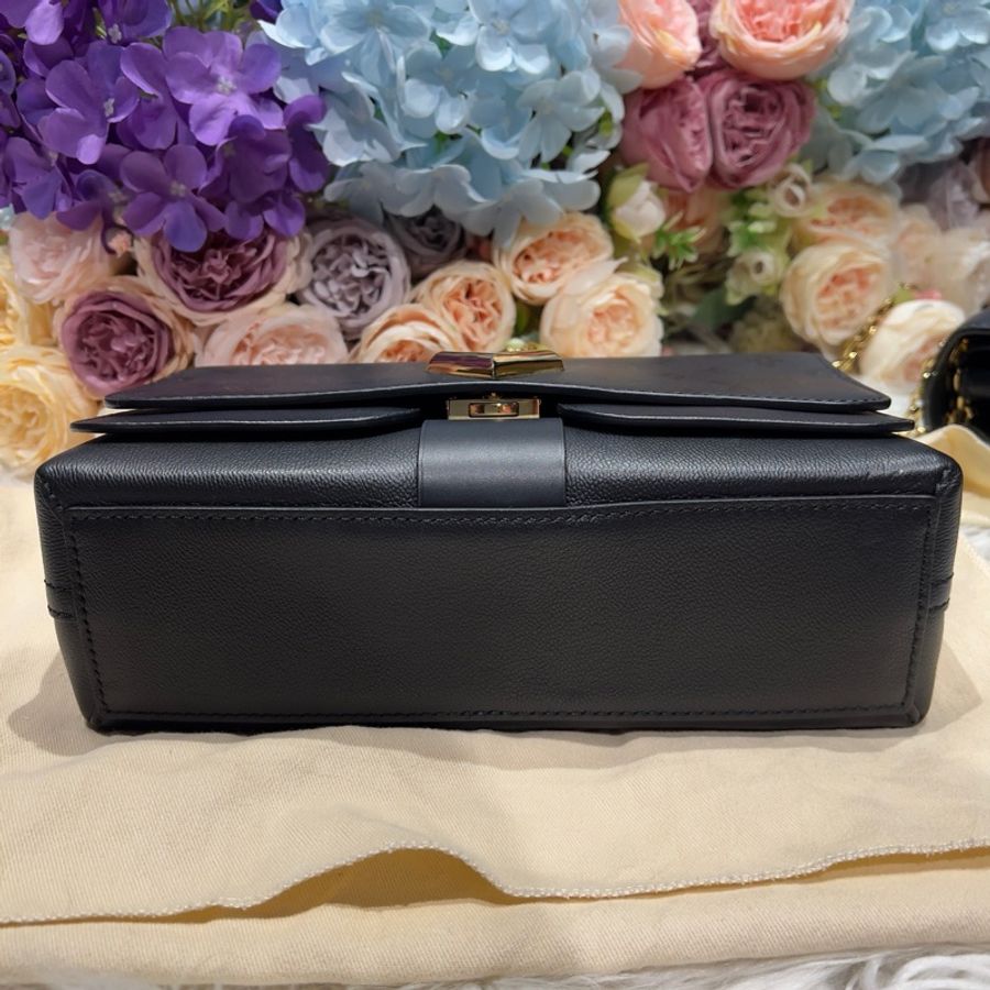 LV 路易威登 very chain 牛皮郵差包-2