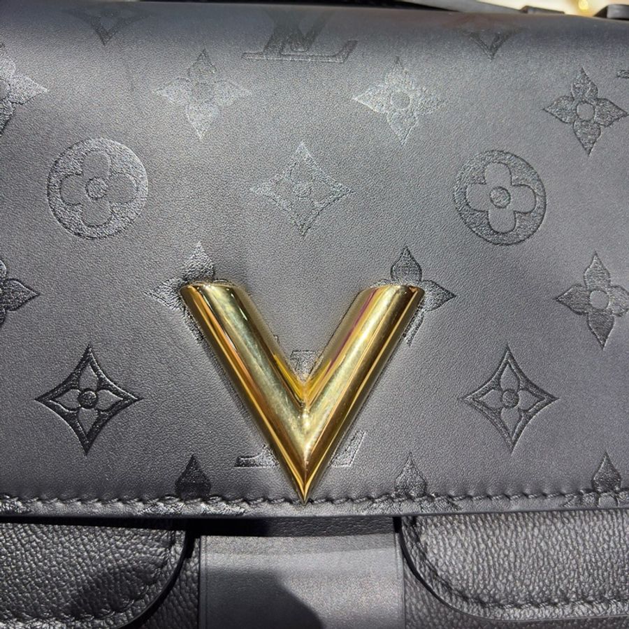 LV 路易威登 very chain 牛皮郵差包-3