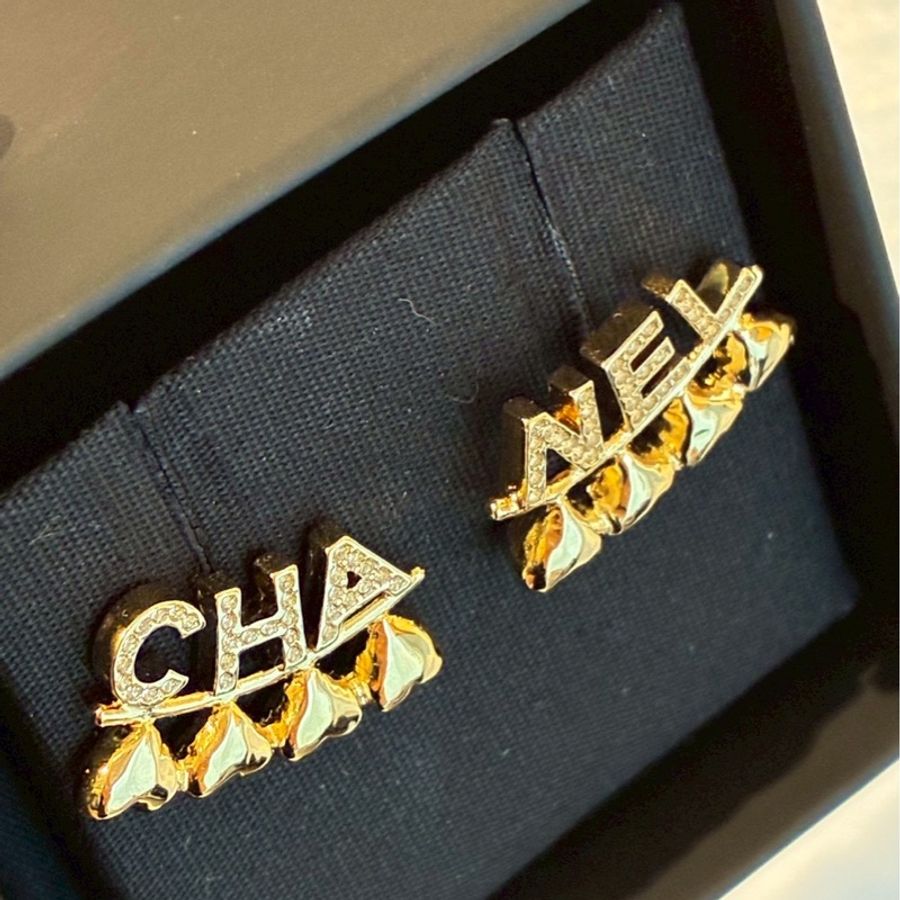 Chanel 字母下愛心耳環✨✨-3