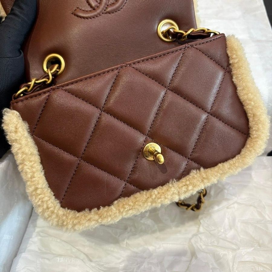 *SHIHNA名牌精品* CHANEL 24K 泰迪mini cf 羊羔毛方胖包(芯片款)-4