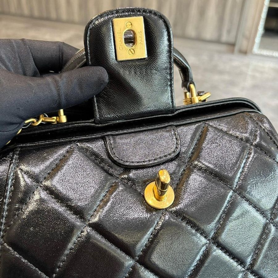 *SHIHNA名牌精品* CHANEL 24A Lambskin Doctos bag 醫生包中號(芯片款)-4