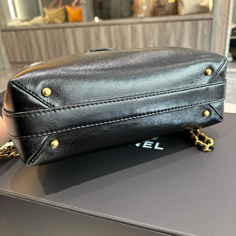 *SHIHNA名牌精品* CHANEL 24A Lambskin Doctos bag 醫生包中號(芯片款)-9
