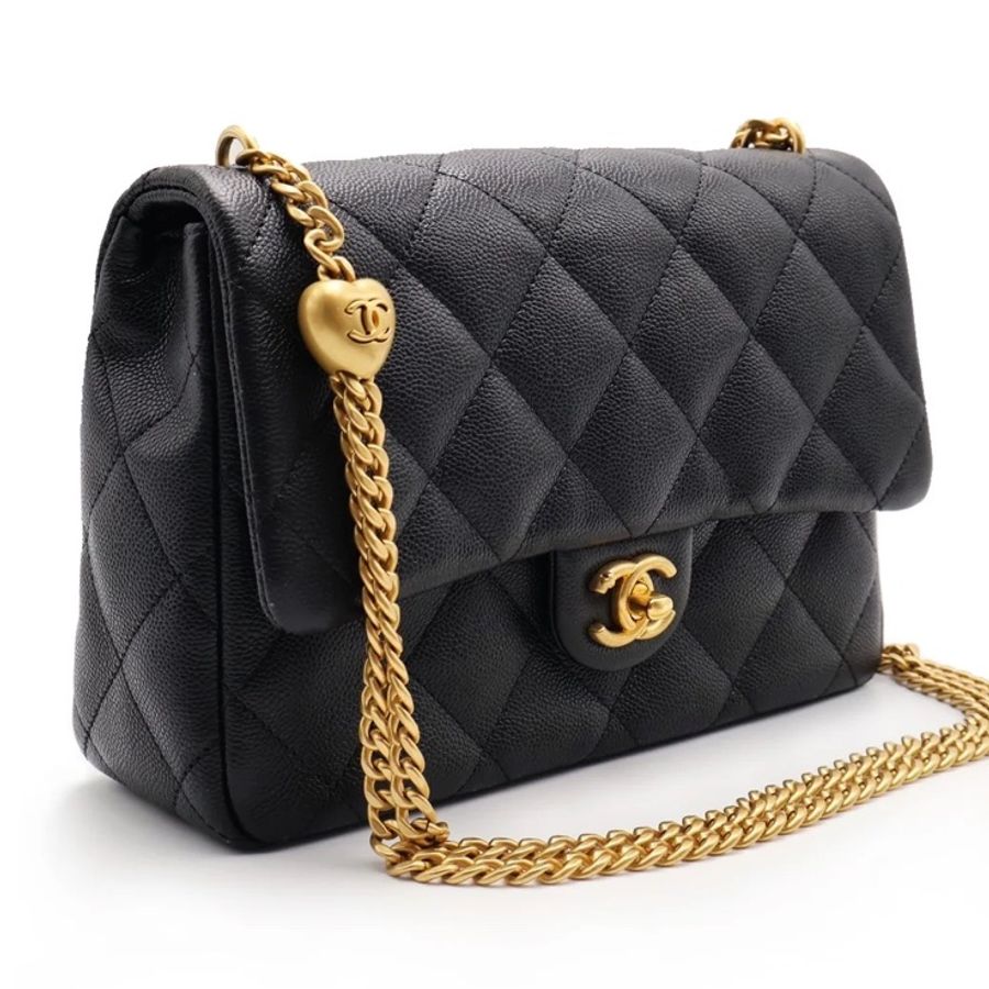 CHANEL 愛心調節釦口蓋包🖤24P-1