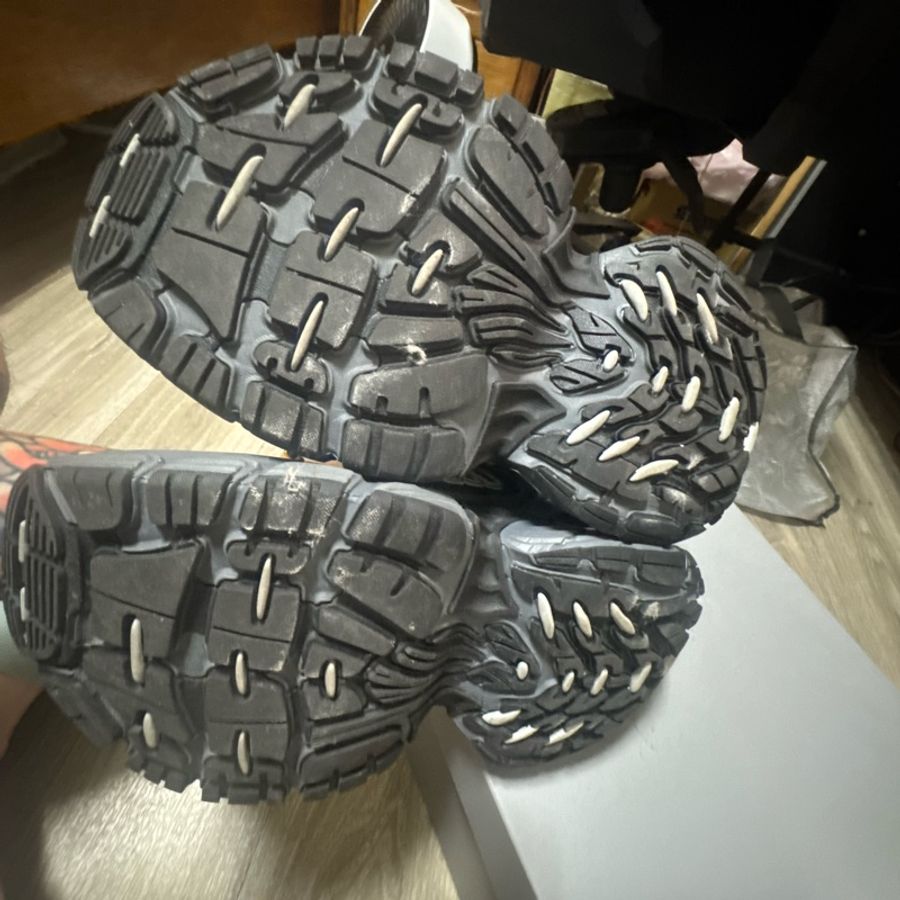 Balenciaga 6xl EU41-11