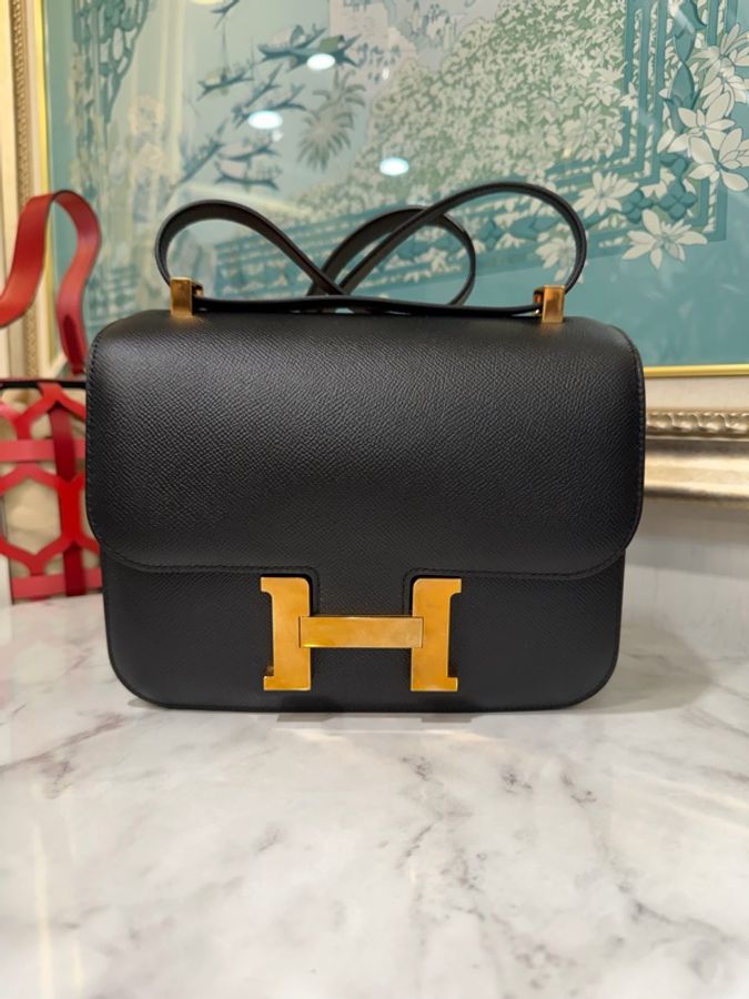 Hermes 89黑Epsom皮Constance III24金釦下蓋手提肩背包H056341CD89-0