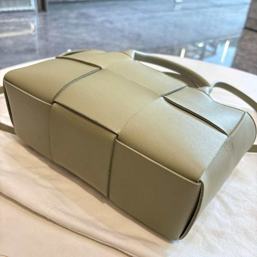 *SHIHNA名牌精品*BOTTEGA VENETA寬編織小羊皮托特包(附萬用包/灰綠色)-8