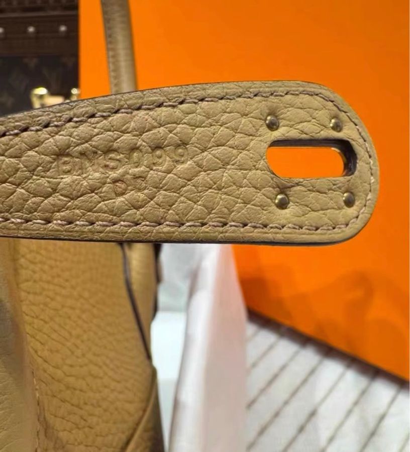 Hermes 愛馬仕lindy 26 餅乾色金扣 TC皮 B刻-1
