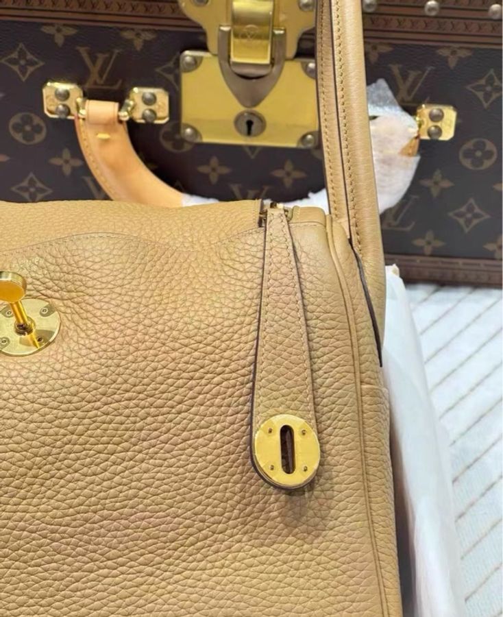 Hermes 愛馬仕lindy 26 餅乾色金扣 TC皮 B刻-5