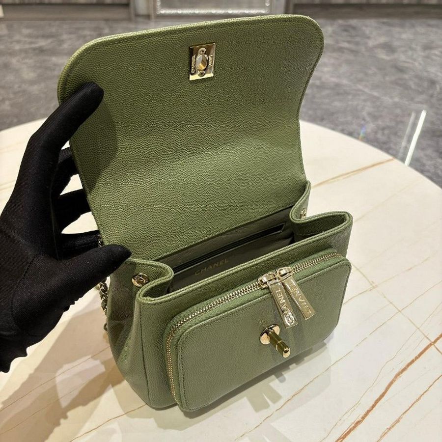 *SHIHNA名牌精品*CHANEL 郵差包 綠色 荔枝紋牛皮 金鍊 (保卡款)-3