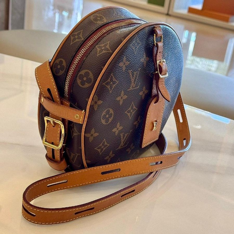 *SHIHNA名牌精品* LV Boite Chapeau Souple MM 斜背圓餅包-1
