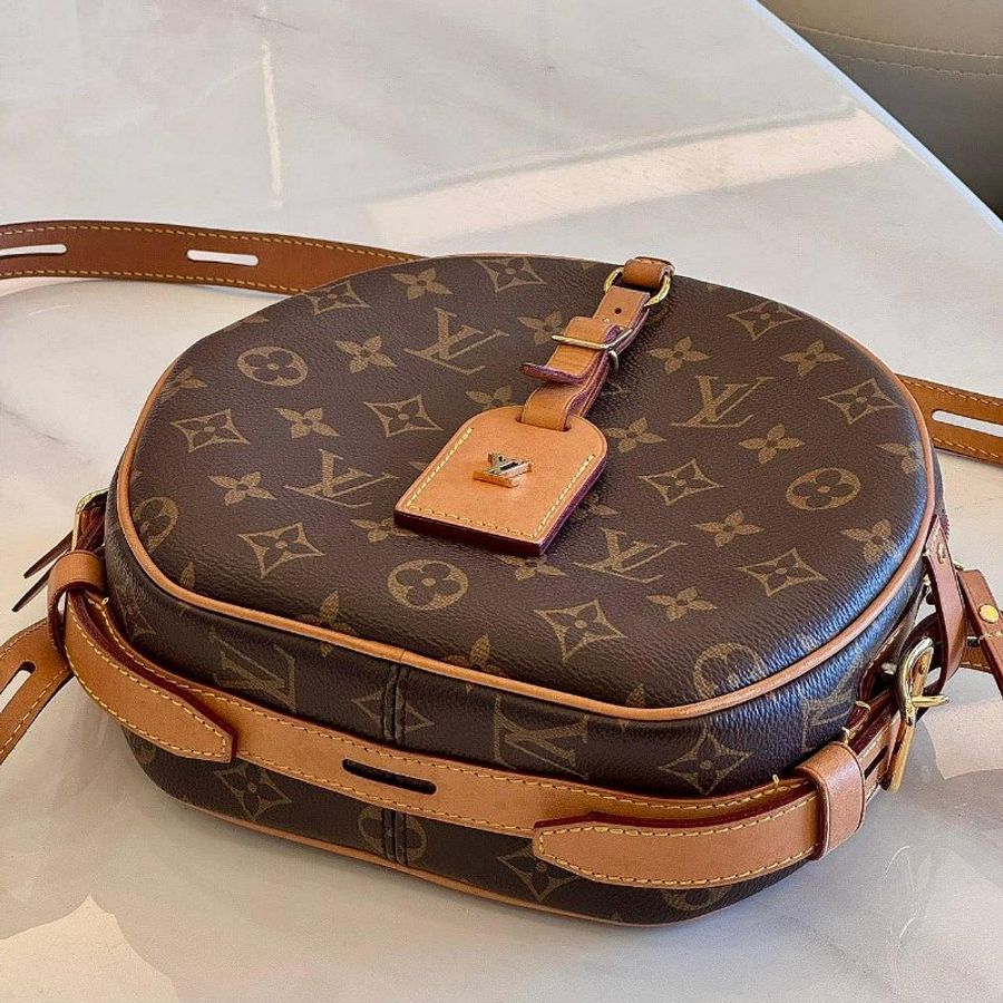 *SHIHNA名牌精品* LV Boite Chapeau Souple MM 斜背圓餅包-7