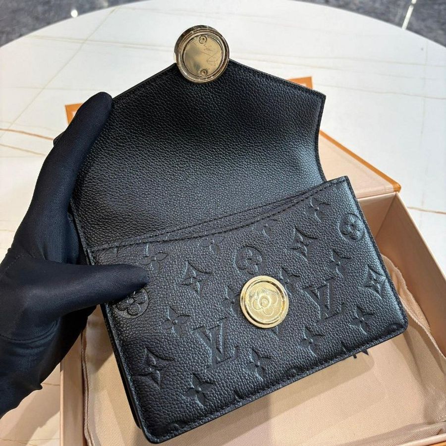 *SHIHNA名牌精品* LV M13569 Mini牛皮壓花鏈包-3