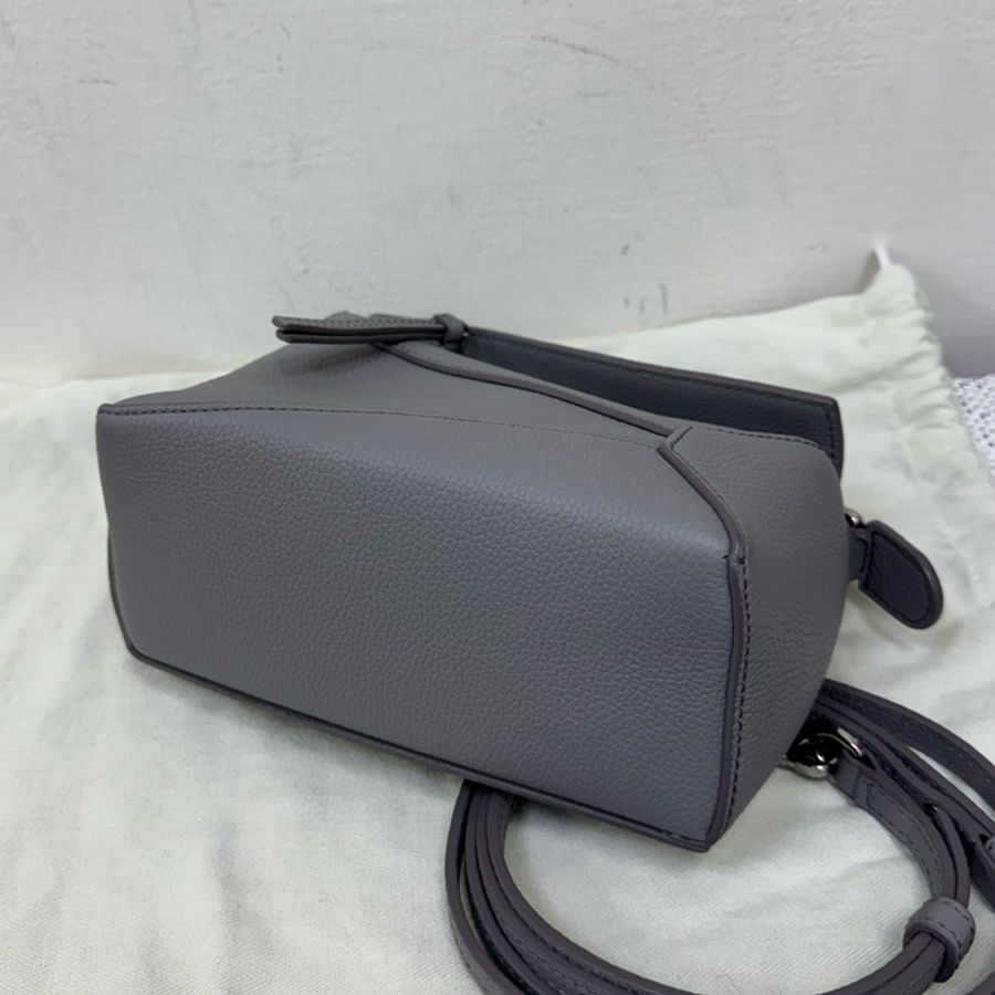Loewe mini puzzle淺灰色-4