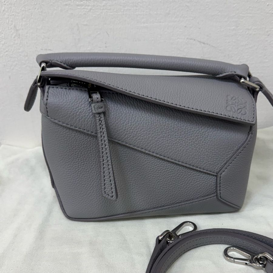 Loewe mini puzzle淺灰色-5