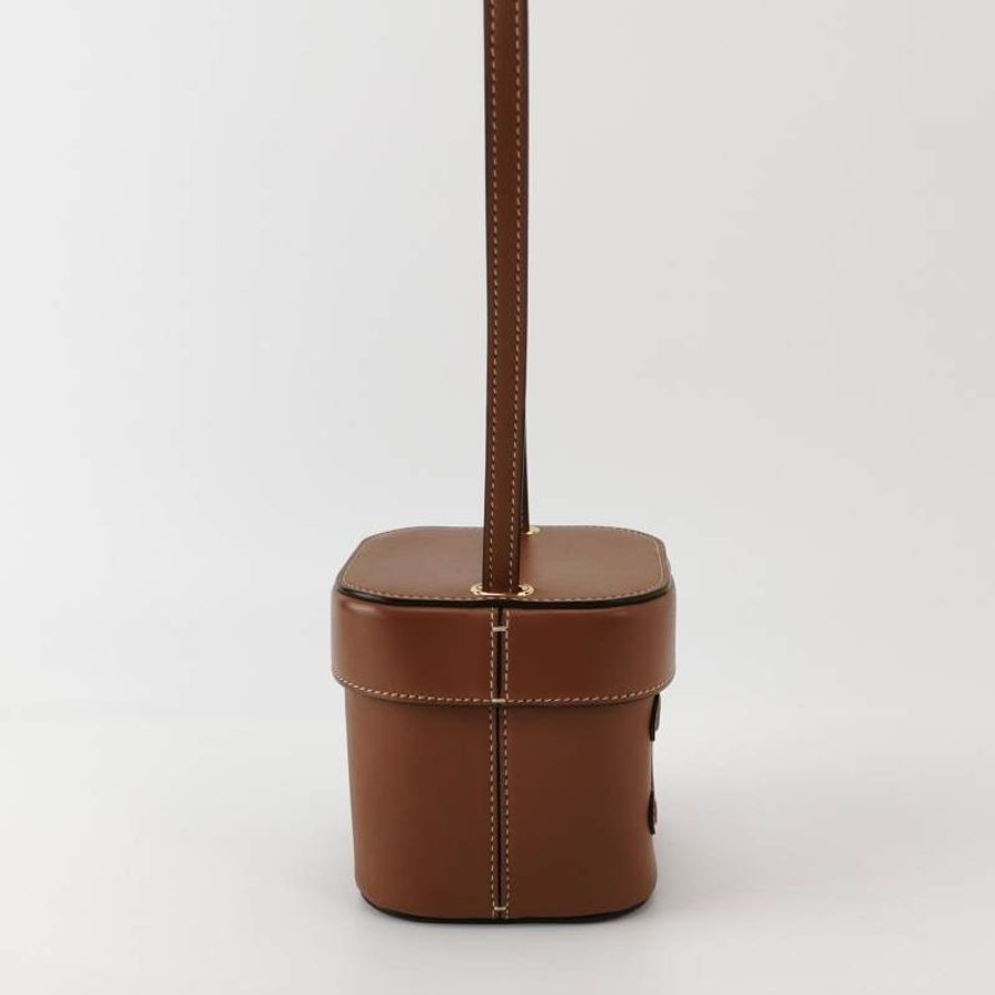 Celine Box Triomphe小號牛皮純色凱旋門Logo單肩包-3